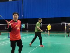 -中地华冠羽毛球俱乐部