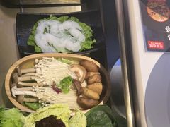 -左庭右院鲜牛肉火锅(金山万达店)