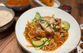 Grilled Chicken and Meat Sauce Spaghetti