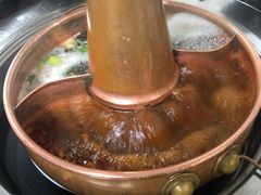 -洞庭洲·防空洞火锅·烧烤·铜锅涮肉(新百广场店)