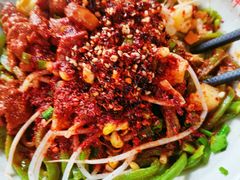 油泼精瘦肉臊子菠菜面-手擀菠菜面(西康路店)