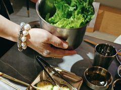 -围炉肉舍丹东海鲜烤肉·烤活鳗(步行街店)