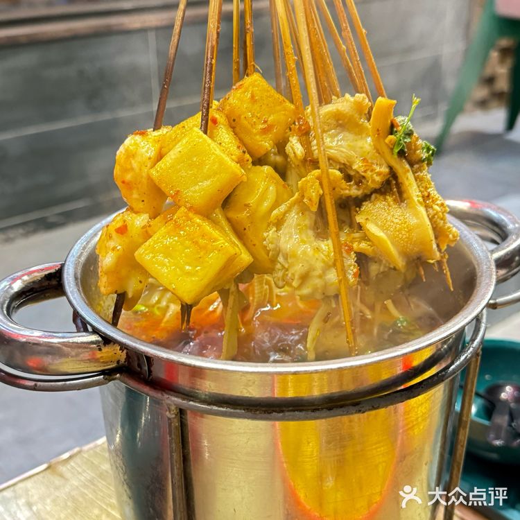 才知道能发实况图了…那就来看看开封烧烤届…