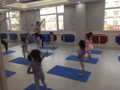 -艺彩童馨舞蹈培训学校(西湖道校区)