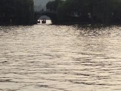 iphone_upload_pic-西湖游船