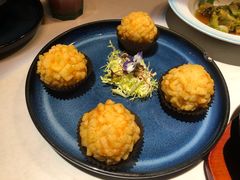 咸蛋黄鲜虾球-荟廷·晶萃(陆家嘴尚悦湾店)