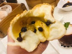 酥皮粒粒菠萝包-龙的酒楼·手工早茶·顺德菜(近良路店)