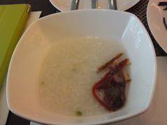 没看见鱼片的鱼片粥-上海新锦江大酒店
