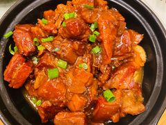 胡萝卜红烧肉-美达尔烧烤(大尧三路店)