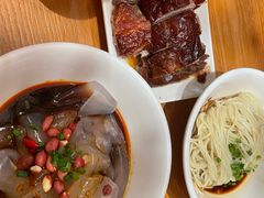 -诚铭记·虾仁汤包·成都小吃(融创店)