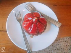 -Chom Cafe and Restaurant