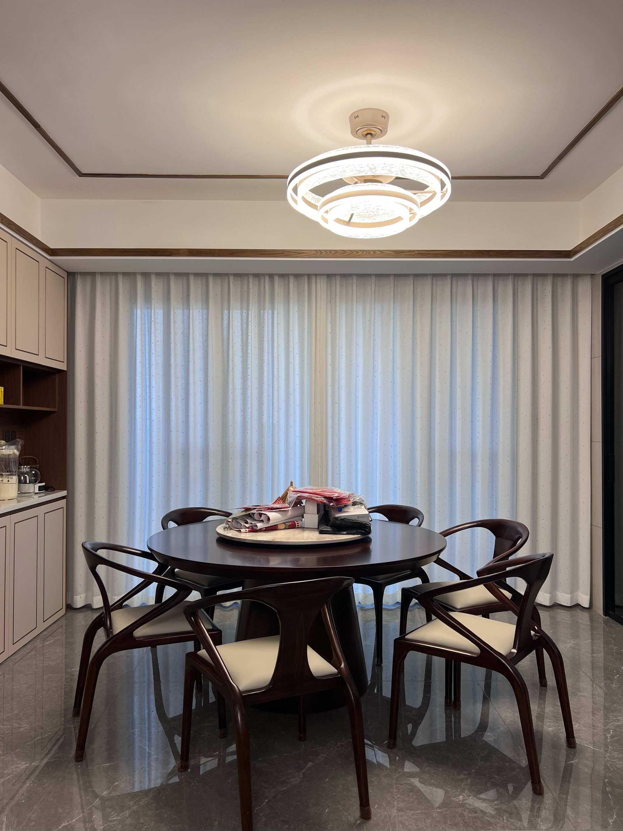 新家装修,餐厅装得了这个纱帘,真的好好看