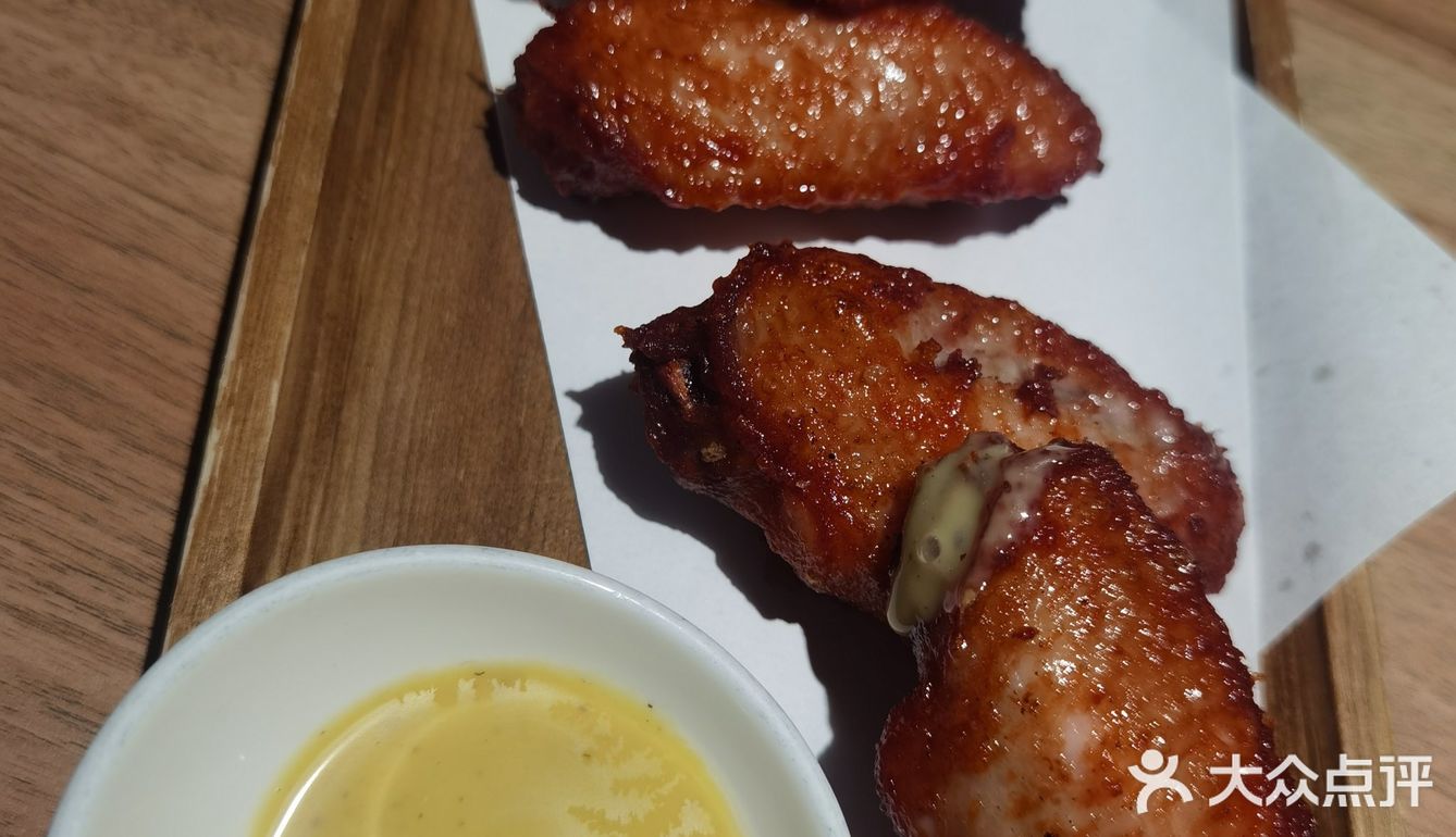 又软又黏，巨好吃。「五常大米」现在可以点半份