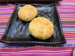 云南现烤鲜花饼-香巴拉云南餐厅(华莱坞店)