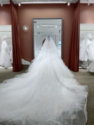 -派丽莫Pellimo原创设计婚纱品牌