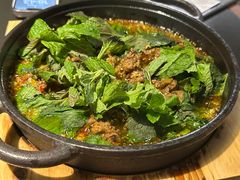 佐料薄荷牛肉-Ameigo梅果·云贵川bistro(长宁来福士店)