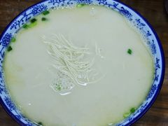 -雪琴面馆富安特色鱼汤面(城中花园店)