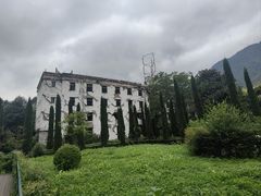 -四川汶川特大地震漩口中学遗址