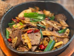 铁盘香煎黑牛肝菌-云海肴云南菜(浦江欢乐颂店)