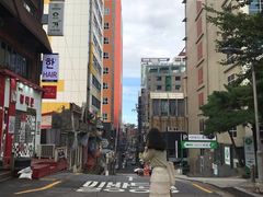 -梨大女人街