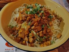 -鹤江桥·红油牛肉粉(SKP店)