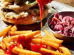 黑松露双层牛肉汉堡-Q MEX 库迈墨西哥餐吧(三里屯店)