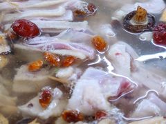 炭炉果鸡煲-威邵鸡煲(西华路总店)