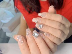 -董小姐日式美甲美睫·皮肤管理