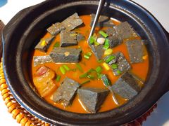 自制黑豆腐砂锅-姜君·千岛湖鱼头馆(浦东大道店)