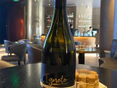 -wineapp葡萄酒餐吧(外滩金融中心店)