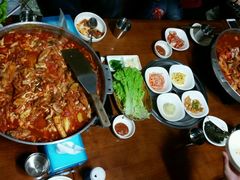 -亲昵春川鸡排(韩国美食街店)