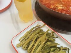-毛辣果·贵州红酸汤牛肉火锅(西单店)