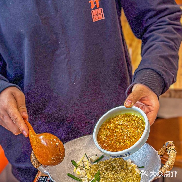 元旦逛豫园不能错过的蟹黄面