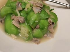 原汤蛤蜊煮广东胜瓜-皇朝会.经典传统粤菜(外滩店)