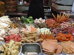 -愉肴麻辣香锅(中山路店)