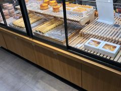 面包甜点陈列柜-仟吉(星汇维港店)