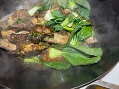 -茸梅路右拐龙虾-农家菜(松江店)
