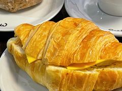 黑松露炒蛋可颂三明治-Seesaw Coffee(环贸iapm店)