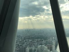 -广州塔卢特斯法国旋转餐厅