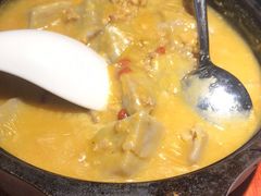 -阿瓦山寨·湘菜现炒·剁椒鱼头王(咸阳总店)