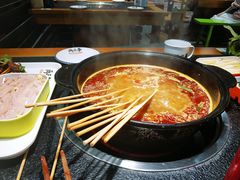 -两三事小郡肝串串香火锅(桂庙店)