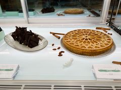 -潮一不贰·法式甜品·生日蛋糕·西式简餐(外滩店)