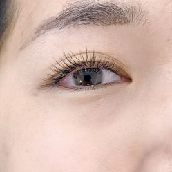 -花岐款式专研健康美甲沙龙