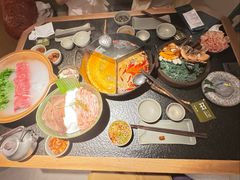-三出山火锅(南京万象天地店)