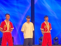 -南风大剧院莎梦二人转剧场