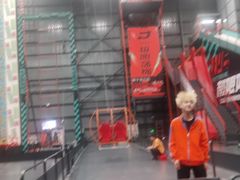 -极限PLAY运动娱乐新世界·团建派对表演休闲馆·室内高空游乐园
