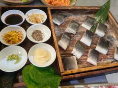 -围炉肉舍•炭烤活鳗•丹东海鲜烤肉(步行街店)