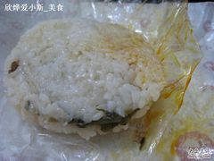 有失水准的牛肉饭团～黏糊糊的-永和大王