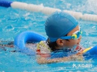 游泳会让一个人的精神越来越好