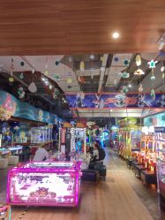 -探奇乐园蹦床公园(日月广场店)